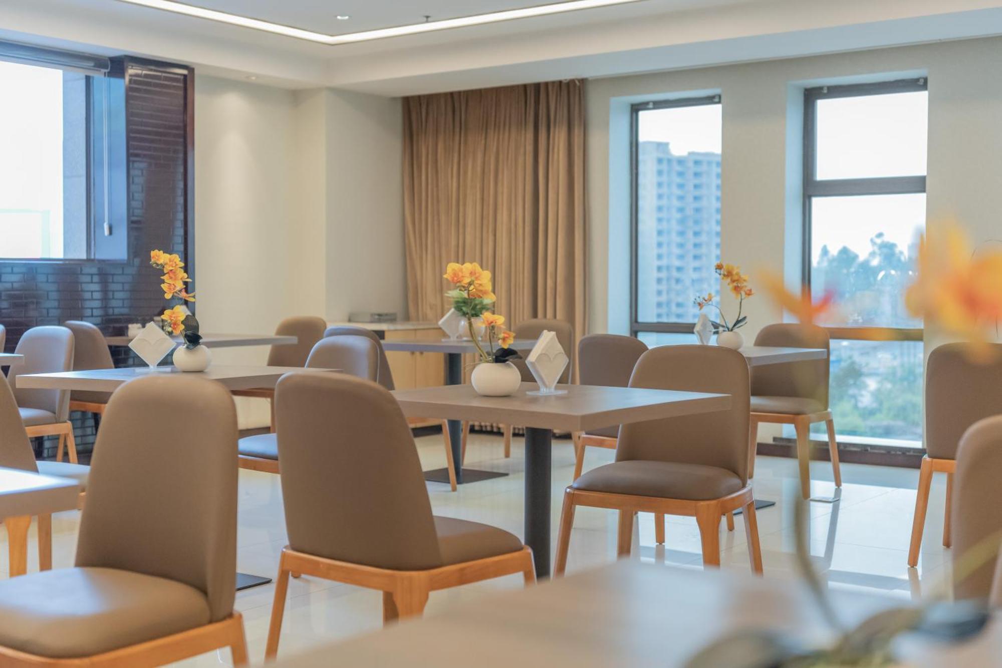 Jin-Tai Holiday Hotel Leshan Exterior photo